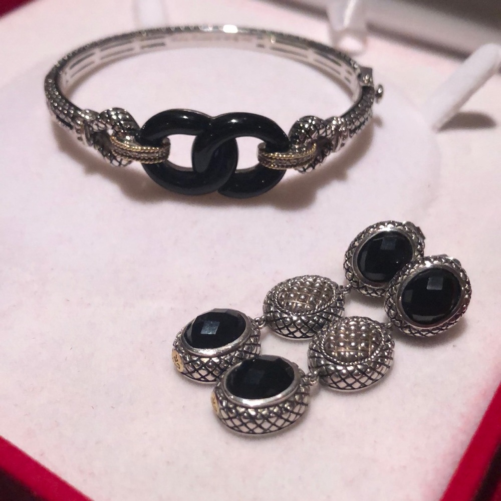 Bracelet and earrings set